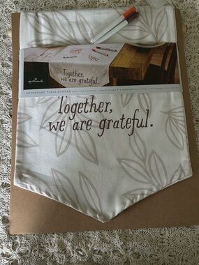 Thanksgiving Motive, Hallmark Cream Table Runner with Taupe Leaf Design